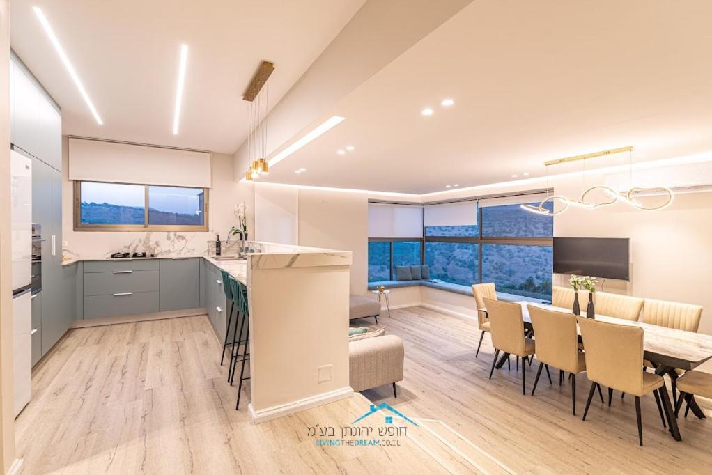 L.T.D Luxury Apartments 4 Bedroom Panoramic View Tiberias Exterior photo